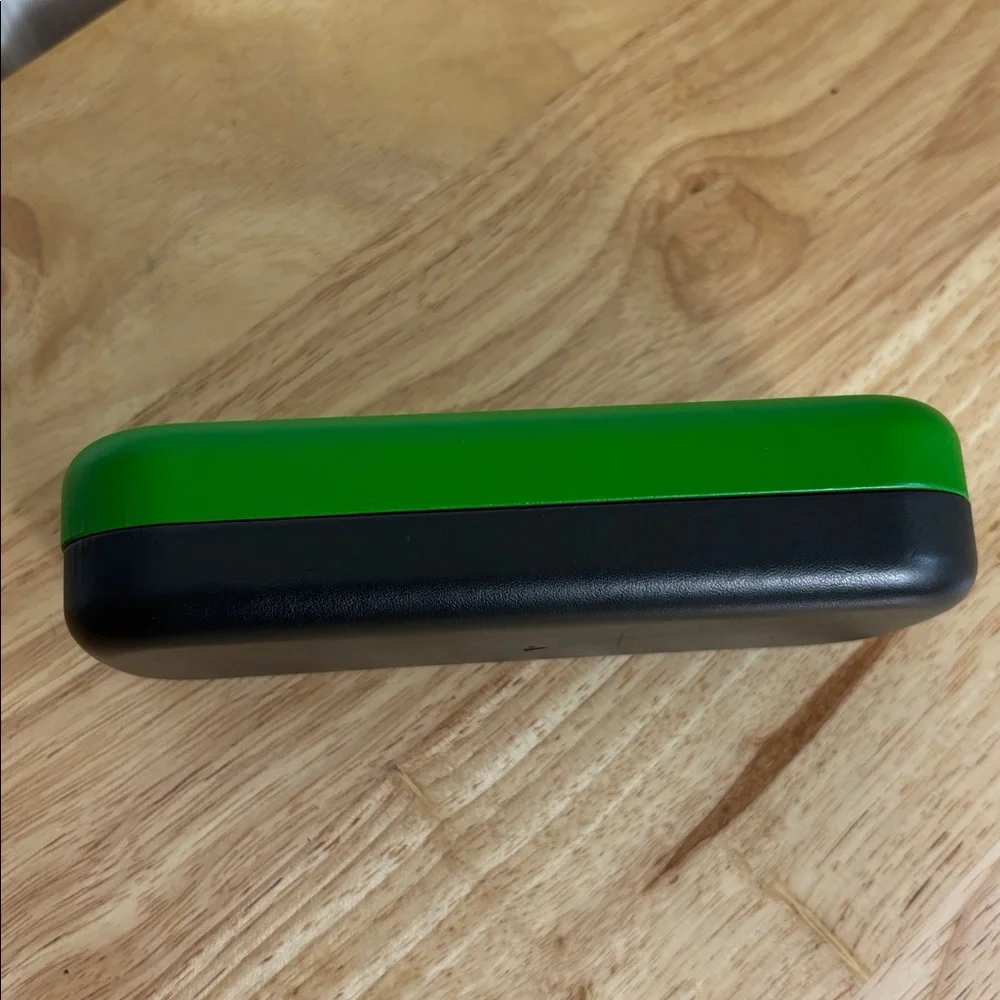 Kate Spade Vibrant Green Eyewear Case